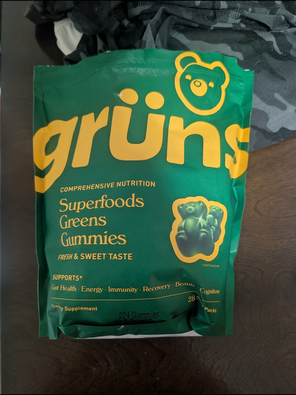 grüns Superfoods Greens Gummies - Green & Yellow Packaging
